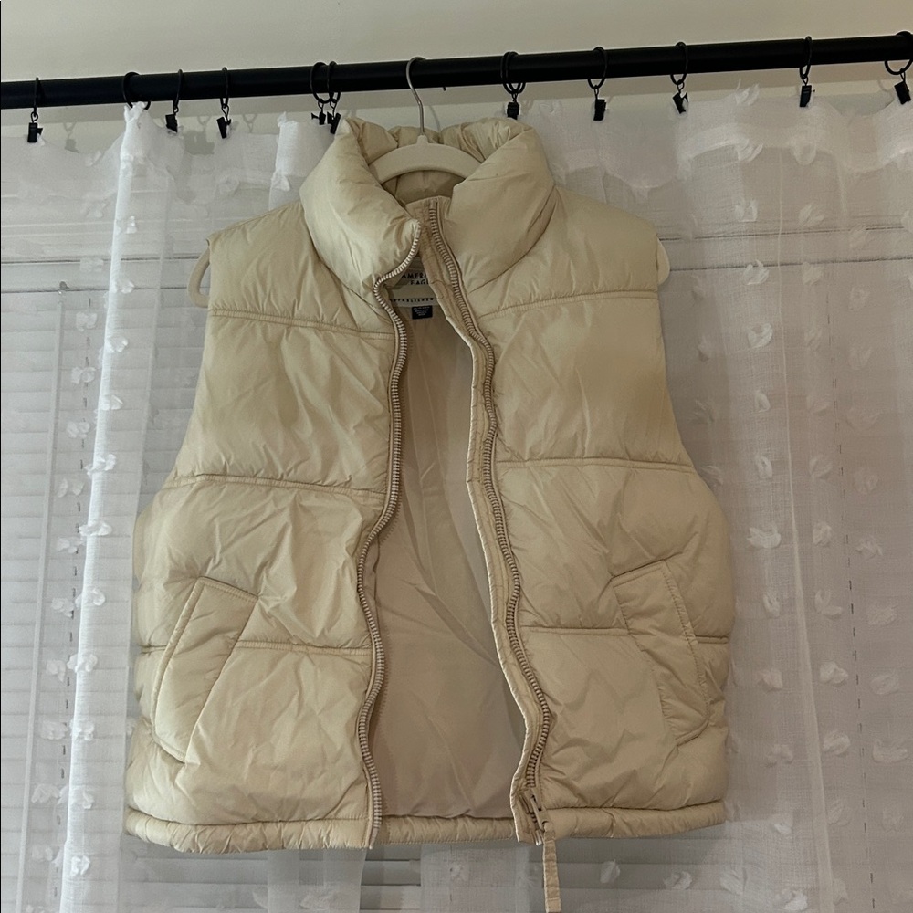 American Eagle Cream Puffer Vest